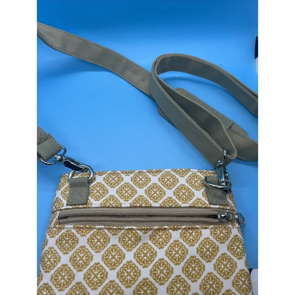 Charm‎ 14 New York by Debra Valencia Floral Crossbody Purse